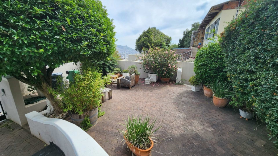 3 Bedroom Property for Sale in Vredehoek Western Cape